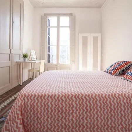 Piso Balmes Lägenhet *